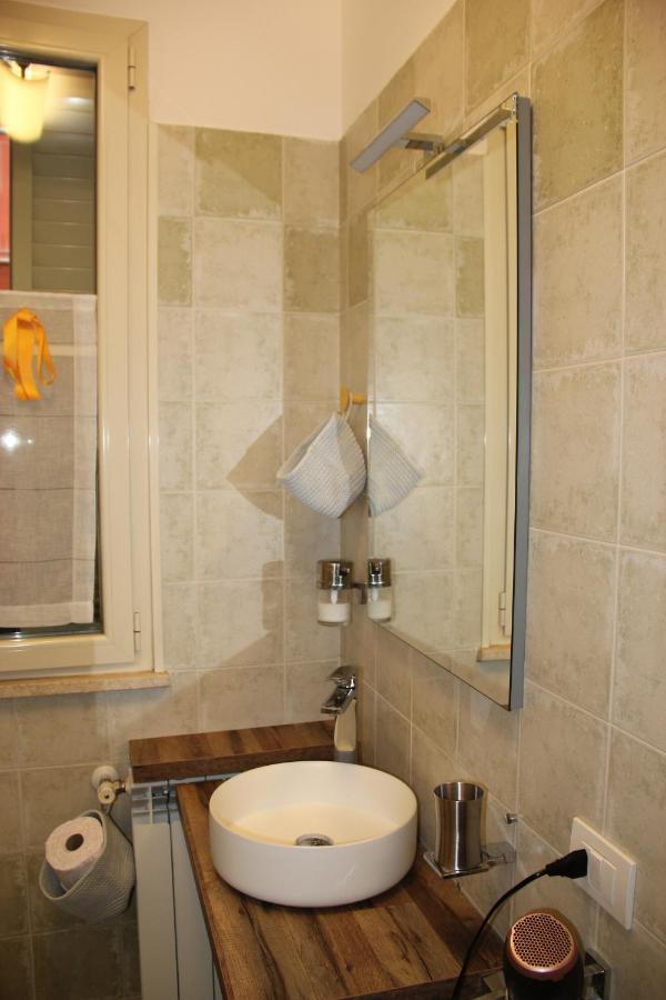 Casa Lucia Private Car Or Motorcycle Park Apartment Lucca Luaran gambar